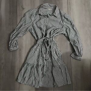 Max Studio Black and White Striped Long Sleeve Dress